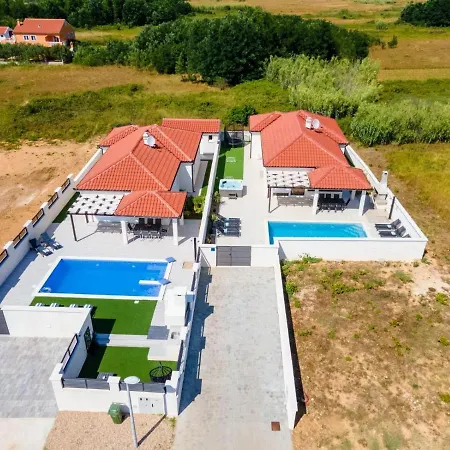 Sabun - Modern House With Heated Pool Privlaka (Zadar)