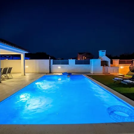Sabun - Modern House With Heated Pool * Privlaka (Zadar)