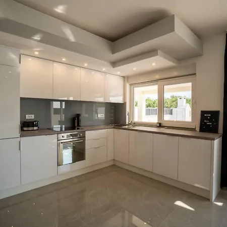 Villa Sabun - Modern House With Heated Pool *