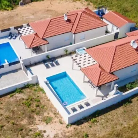 Sabun - Modern House With Heated Pool