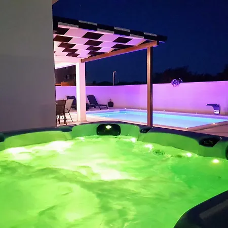 Sabun - Modern House With Heated Pool *