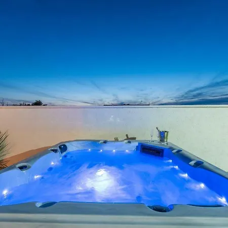 Sabun - Modern House With Heated Pool Willa Privlaka (Zadar)