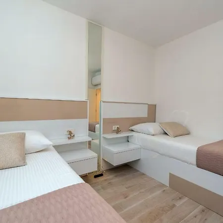 Sabun - Modern House With Heated Pool * Privlaka (Zadar)