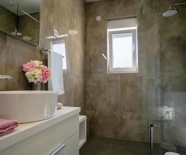Sabun - Modern House With Heated Pool Villa