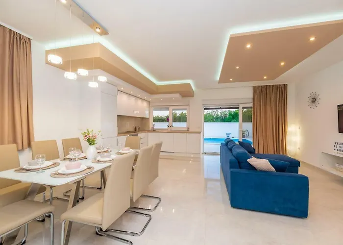 Villa Sabun - Modern House With Heated Pool *