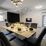 Sabun - Modern House With Heated Pool