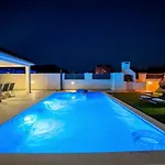 Sabun - Modern House With Heated Pool * Privlaka (Zadar)