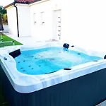 Sabun - Modern House With Heated Pool