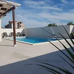 Sabun - Modern House With Heated Pool Villa