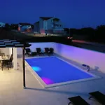 Villa Sabun - Modern House With Heated Pool *
