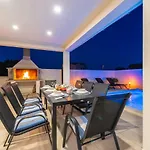 Sabun - Modern House With Heated Pool * Privlaka (Zadar)