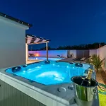 Sabun - Modern House With Heated Pool Villa
