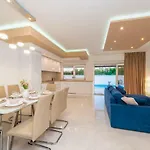 Villa Sabun - Modern House With Heated Pool *