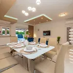 Sabun - Modern House With Heated Pool Privlaka (Zadar)