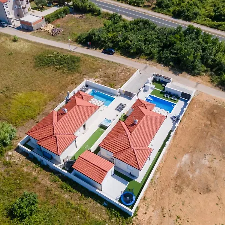 Sabun - Modern House With Heated Pool *