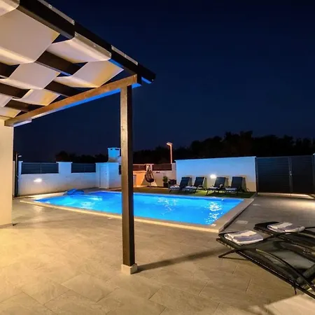Sabun - Modern House With Heated Pool Vila Privlaka (Zadar)