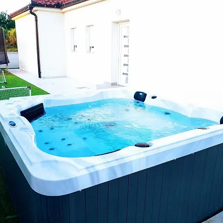Sabun - Modern House With Heated Pool