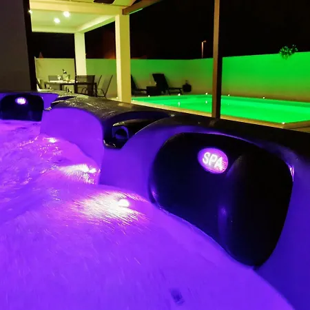 Sabun - Modern House With Heated Pool Vila Privlaka (Zadar)