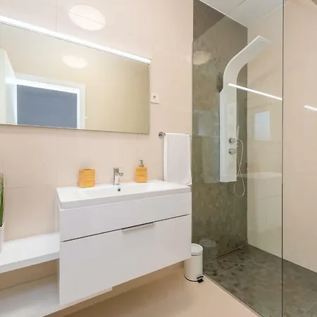 Vila Sabun - Modern House With Heated Pool Privlaka (Zadar)