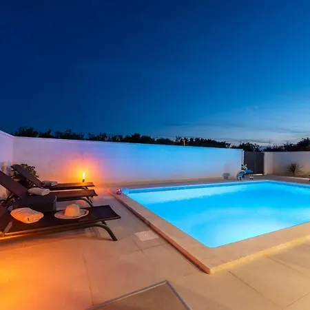 Vila Sabun - Modern House With Heated Pool Privlaka (Zadar)