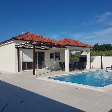 Sabun - Modern House With Heated Pool Vila Privlaka (Zadar)