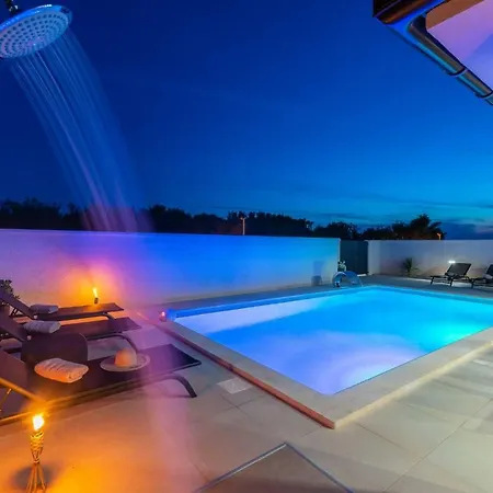 Sabun - Modern House With Heated Pool Vila *