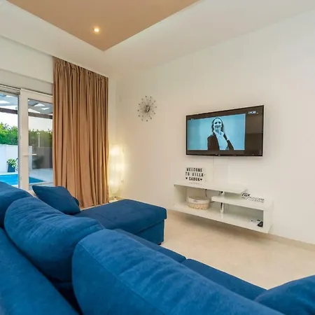 Sabun - Modern House With Heated Pool 프리블라카