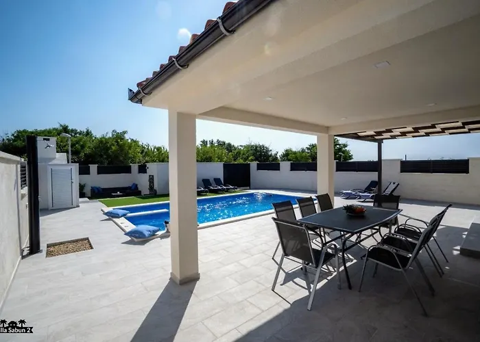 Sabun - Modern House With Heated Pool
