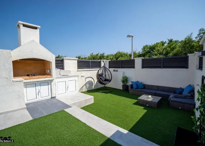 Sabun - Modern House With Heated Pool