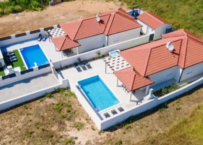 Sabun - Modern House With Heated Pool
