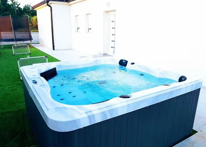 Sabun - Modern House With Heated Pool