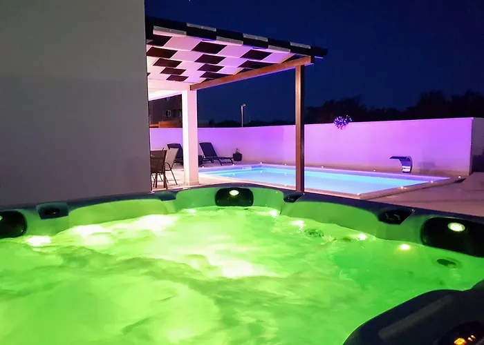 Sabun - Modern House With Heated Pool *