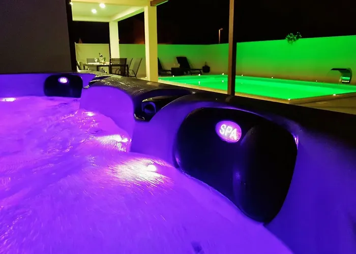 Sabun - Modern House With Heated Pool فيلة بريفلاكا
