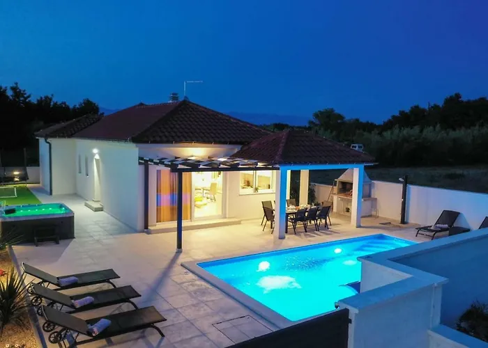 Sabun - Modern House With Heated Pool * Privlaka (Zadar)