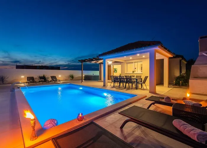 Sabun - Modern House With Heated Pool *