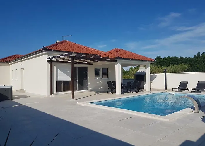 Sabun - Modern House With Heated Pool Βίλα Privlaka (Zadar)