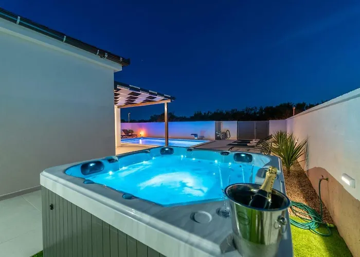 Sabun - Modern House With Heated Pool Βίλα